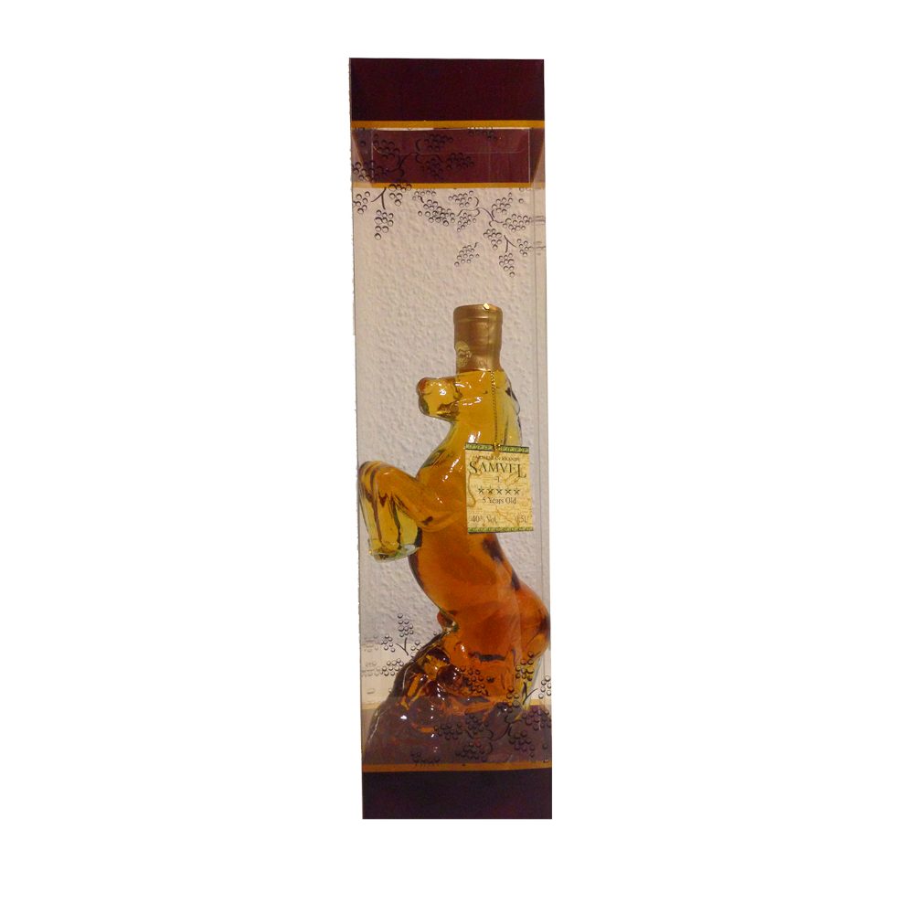 Brandy Armenion Koń 10-letni 40% 500 ml kartonik